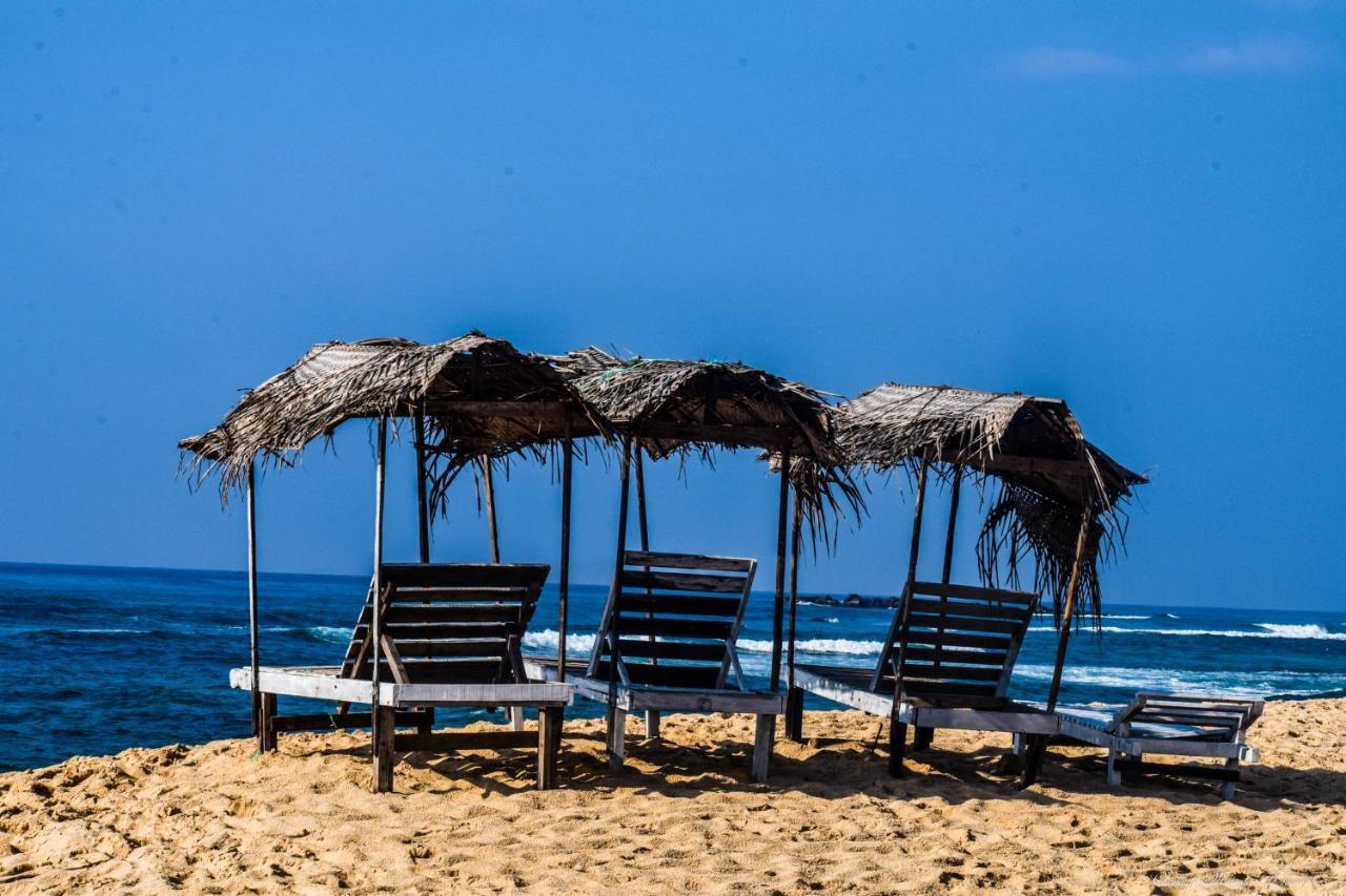 Tenasi Beach Resort Ahangama Exterior photo